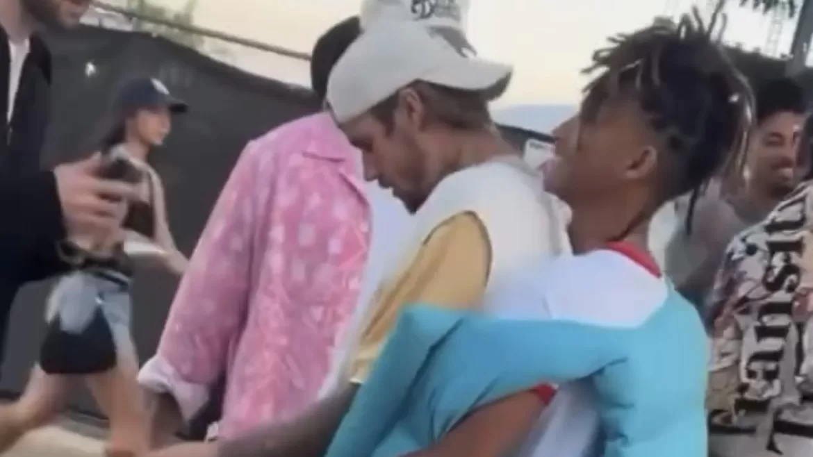 Justin Bieber And Jaden Smith Share A Kiss