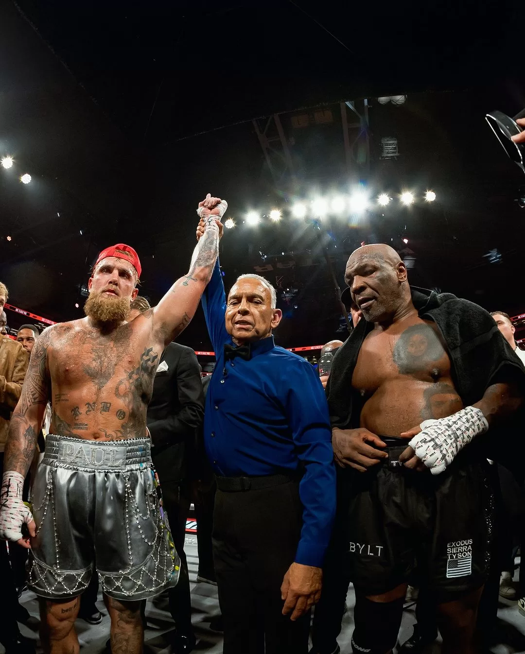 Jake Paul vs Mike Tyson