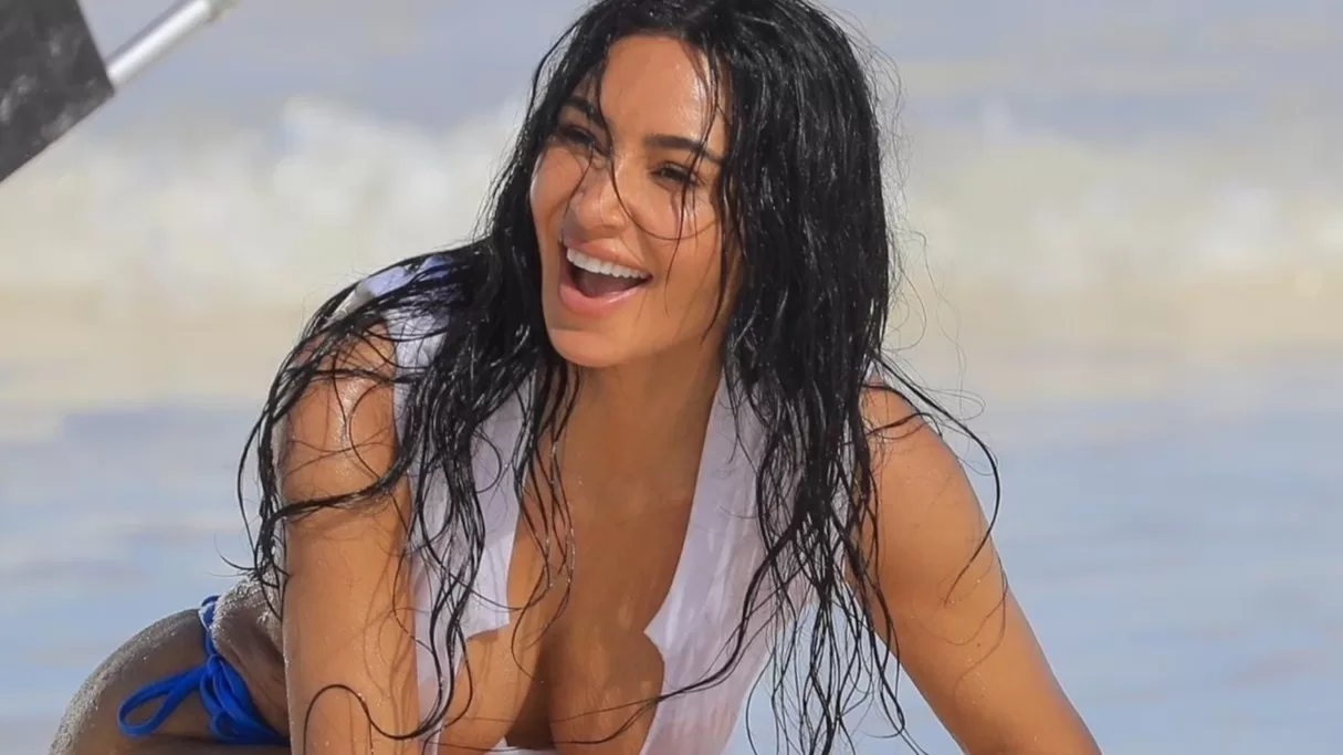 Kim Kardashian Wet Beach Photos