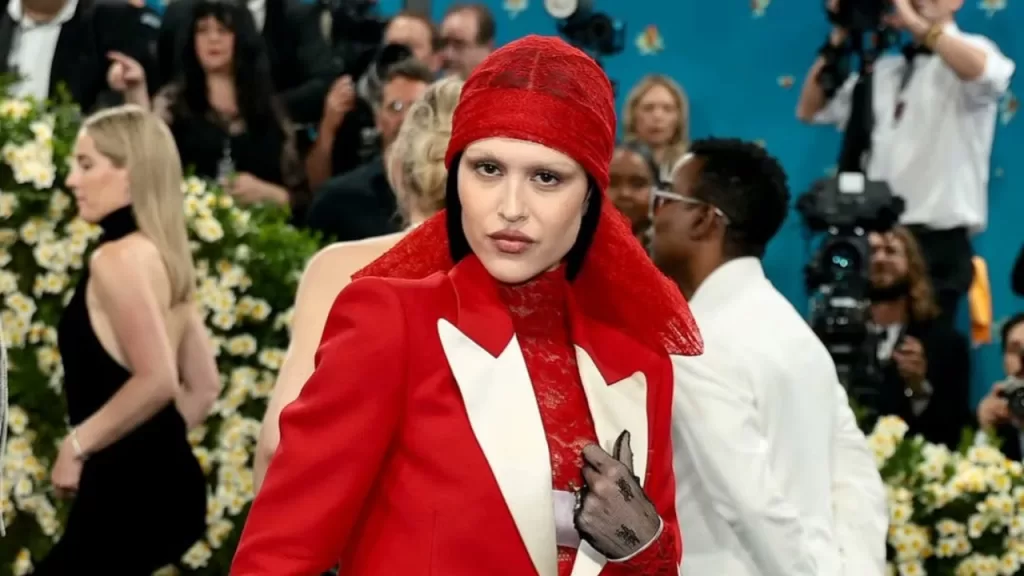 Amelia Gray At Met Gala 2025